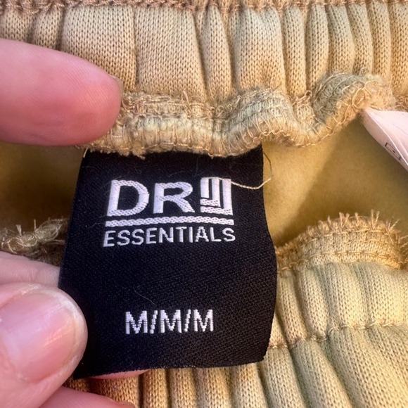 DR Essentials Pale Green Jogger‎ Sweatpants Medium NWT - Picture 15 of 16